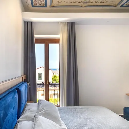 Margherita チェファル