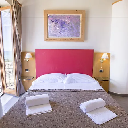 Margherita チェファル