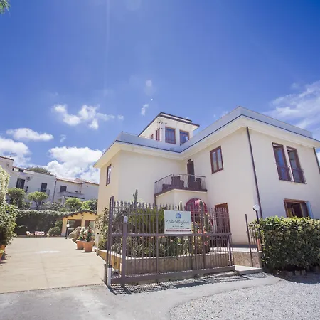 Margherita チェファル