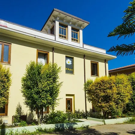 Margherita チェファル