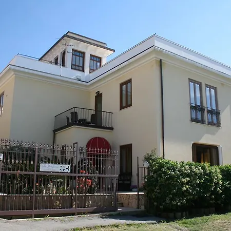 Oda ve Kahvaltı Margherita Cefalù