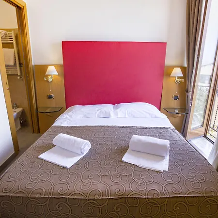 Oda ve Kahvaltı Margherita 4*